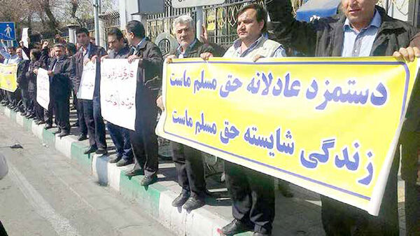 هزار وعده رندان یکی وفا نشود