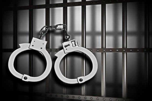 بازداشت چهار دختر نوجوان 

به دلیل رقصیدن 