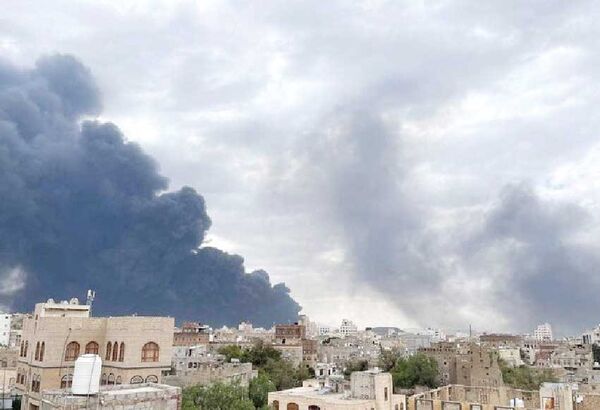

عربستان فرودگاه صنعا را بمباران کرد