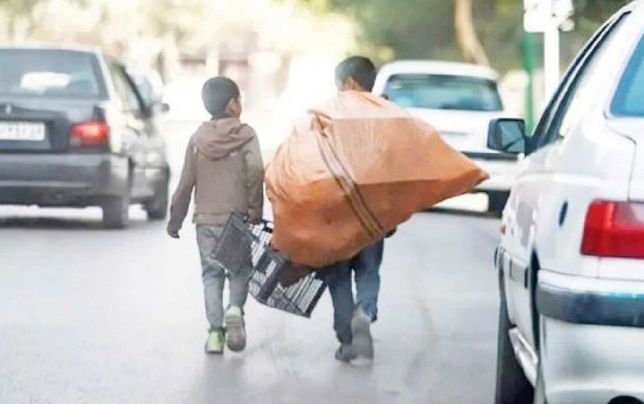 
کودکان کار و خانواده‌های آن‌ها نیازمند مداخلات مددکاری و روانشناختی هستند