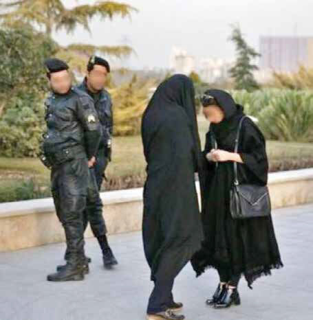 نفوذی‌ها با حجاب
چه می‌کنند؟