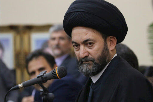 چرا از الزامی نبودن حجاب می‌گویید؟