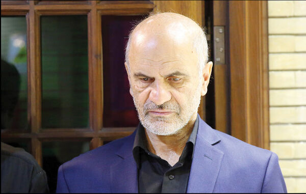 مومنی: صنعتی نباشیم از گردونه فقر خارج نمی‌شویم