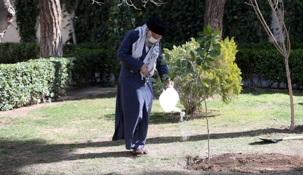 
 تخریب جنگل‌ها و محیط‌زیست، تخریب منافع ملی است
