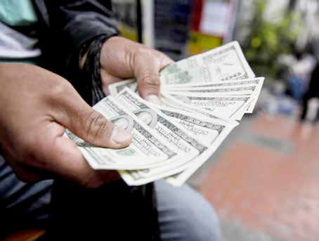 
 وضعیت معکوس در   بازار    ارز 