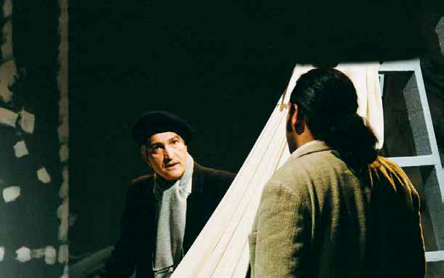 تئاتر در کشاکش زمستان سرد
