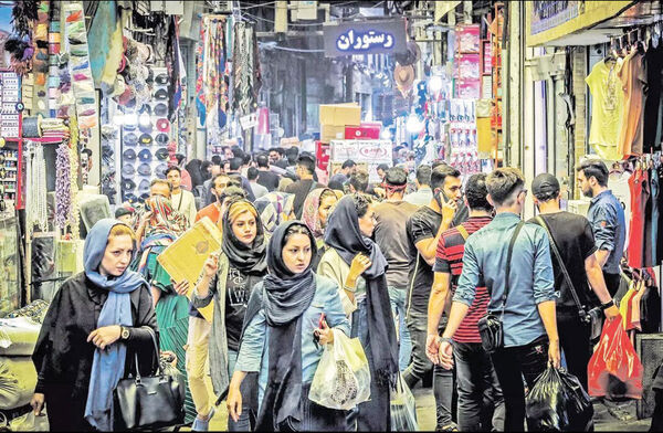 دولت به جای اعانه، پول نفت را به مردم بدهد
