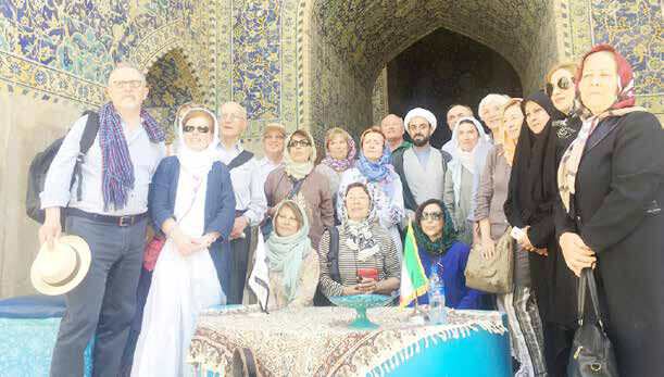 پیچیدن نسخه‌های قدیمی برای یک بیمار محتضر