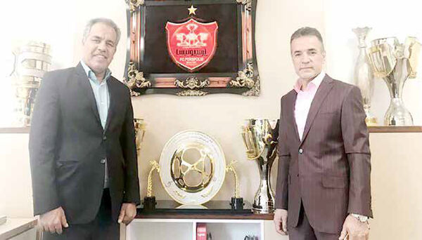 آخرین موز آقای مدیر! 