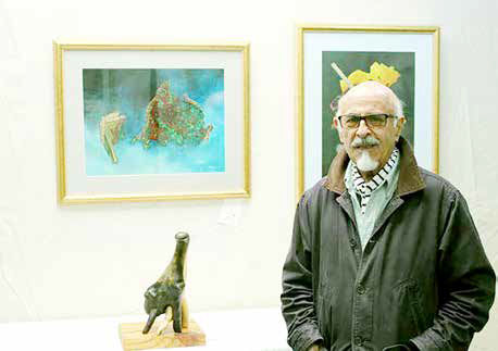 
فرسی و جدال منتقدان 