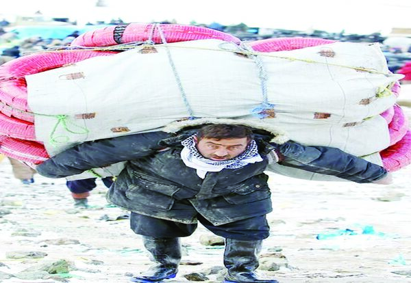 38.7 درصد شاغلان کشور در سال گذشته، اشتغال غیررسمی داشته‌اند

