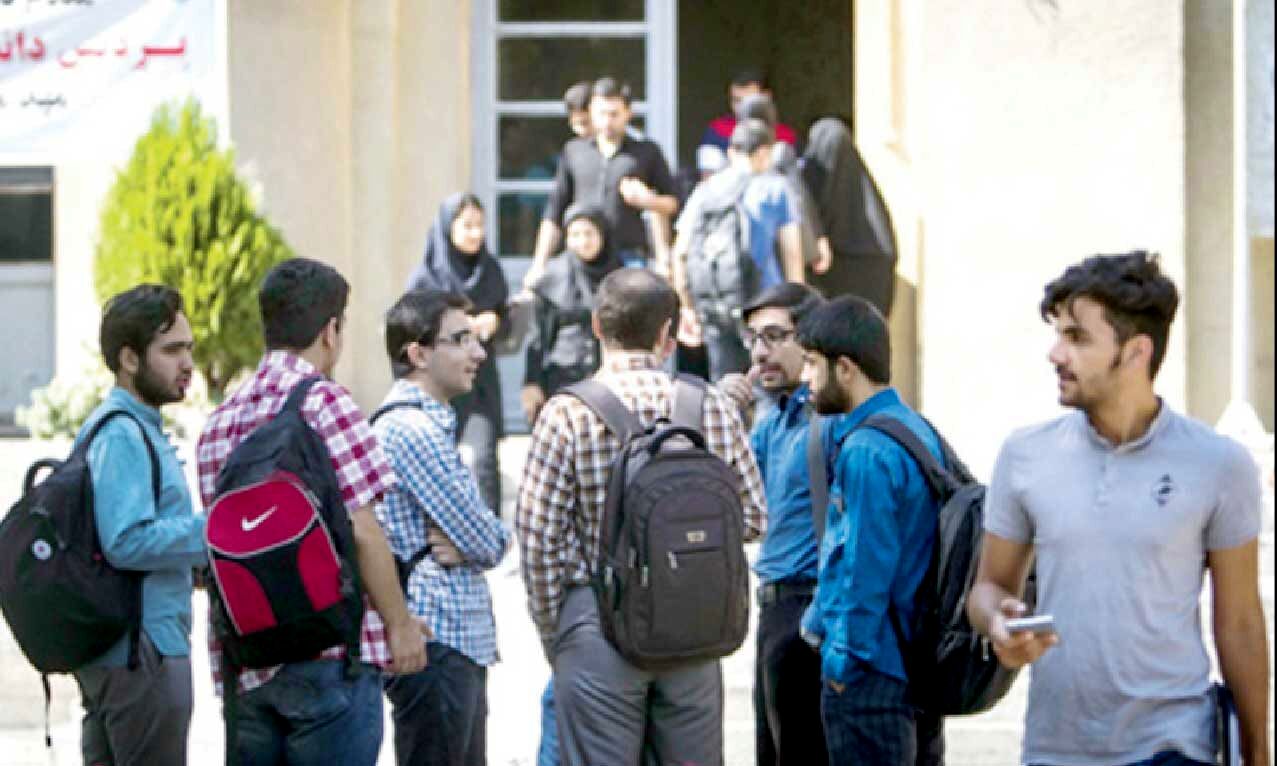 
نوجوانان در بند کارآمدی سیاست‌اند، نه آرمان‌ و ایدئولوژی‌