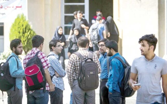 
نوجوانان در بند کارآمدی سیاست‌اند، نه آرمان‌ و ایدئولوژی‌