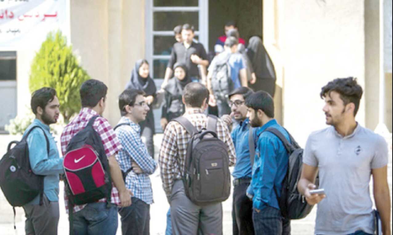 
نوجوانان در بند کارآمدی سیاست‌اند، نه آرمان‌ و ایدئولوژی‌