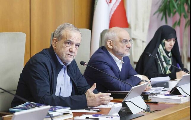 
دولت برای عبور از شرایط «نه جنگ، نه صلح» تلاش می‌کند