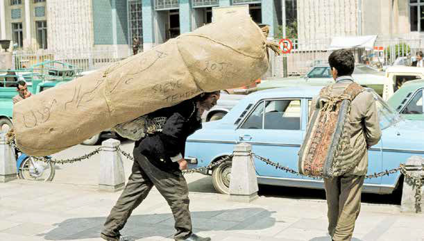 آنهایی که نان بازویشان را می‌خورند