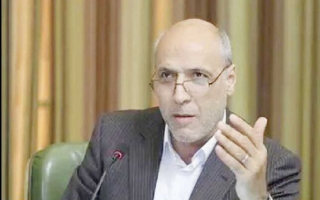 
شهرداری تهران خود را فراتر از قانون می‌داند
