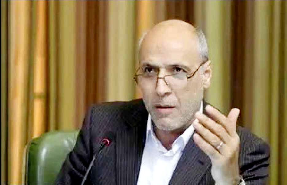 
شهرداری تهران خود را فراتر از قانون می‌داند