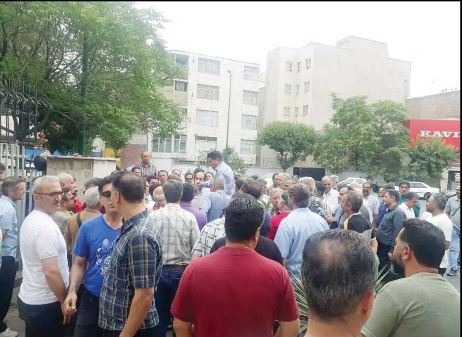 تجمع بازنشستگان شرکت واحد اتوبوسرانی در تهران