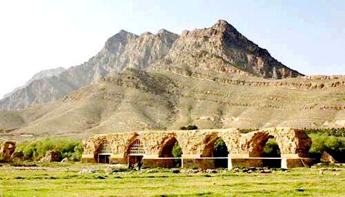 زخم عمیق آب بر پیکره آثار باستانی 