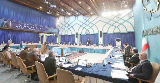  گسست در حلقة مردان شعارزدة دولت