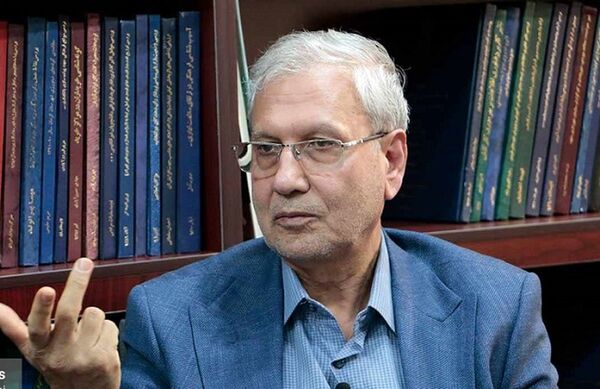 
نباید درباره‌ سقوط شاه داستان‌سرایی کنیم
