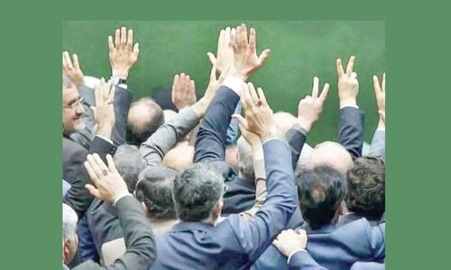 گسترش دایره «ارتباط ممنوع» و «جاسوسی» در مجلس