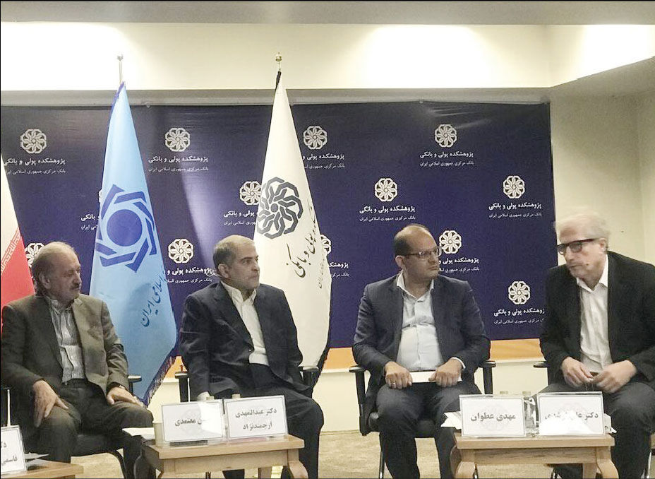 کسی جرات ندارد بانک‌های ناتراز را تعطیل کند