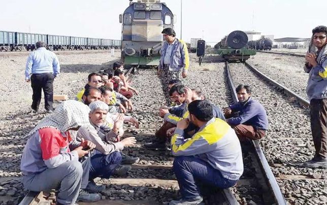 

صدای مطالبه‌گری ما را 

کسی نشنیده است