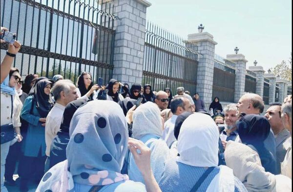 تجمع بازنشستگان فرهنگی 

مقابل سازمان برنامه و بودجه