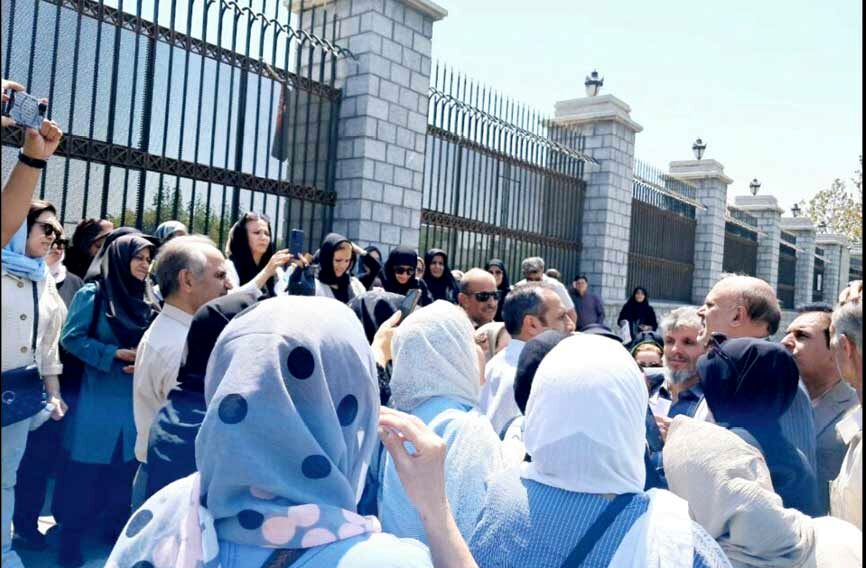 تجمع بازنشستگان فرهنگی 

مقابل سازمان برنامه و بودجه