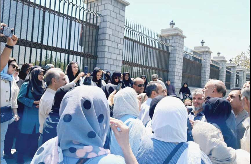 تجمع بازنشستگان فرهنگی 

مقابل سازمان برنامه و بودجه