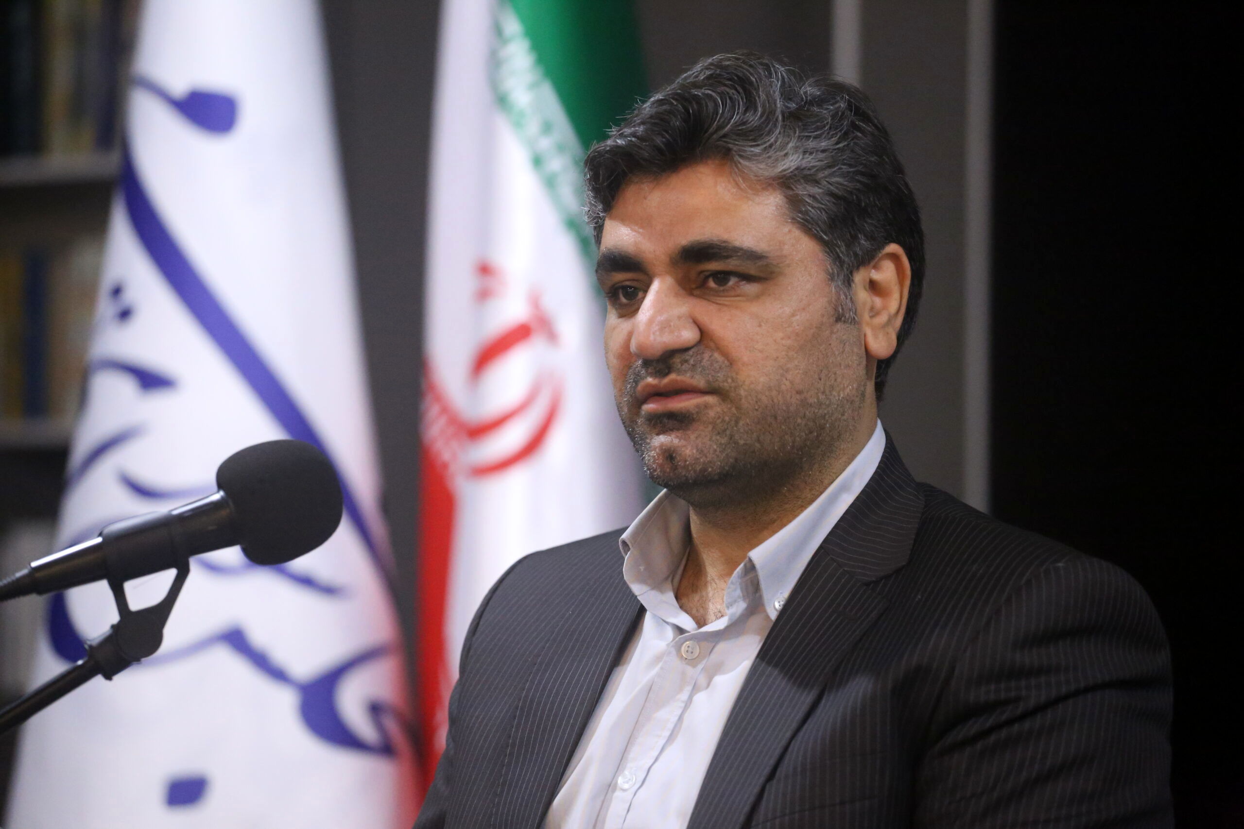 ایران از منافع خود در میدان گازی آرش کوتاه نمی‌آید