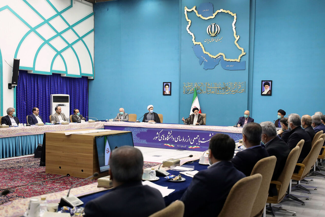 
 دانشگاه بهترین جایگاه برای گفت‌وگو   و ارائه راهکار درباره رخداد‌های اخیر است 