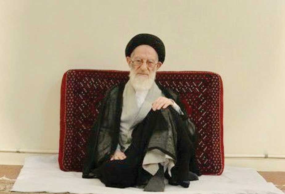 
مرجعی که از هیاهوی سیاست فاصله گرفت، اما سکوت نکرد