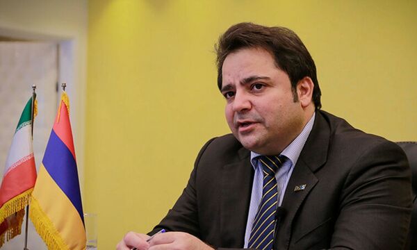 
درآمد پیک‌ موتوری از کارگری در کارخانه‌ بیشتر است
