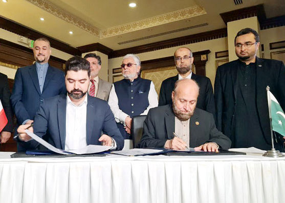 سند همکاری تجاری و اقتصادی ایران و کراچی امضا شد