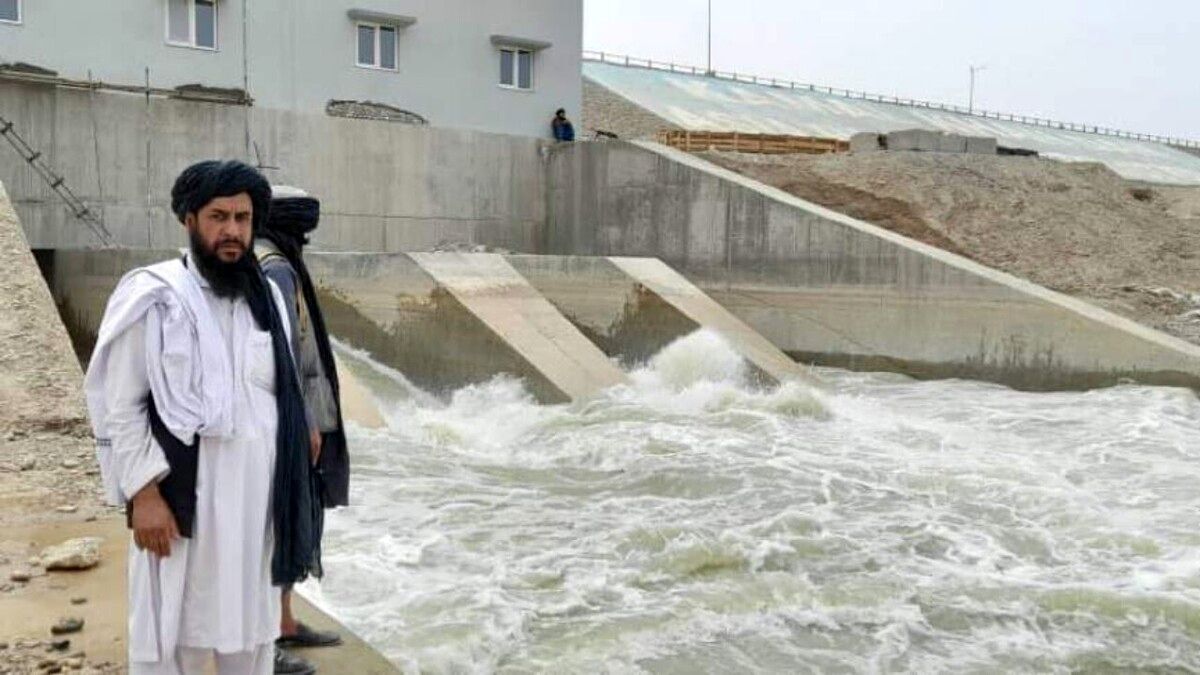 طالبان در نزدیکی ایران

سدسازی می‌کند