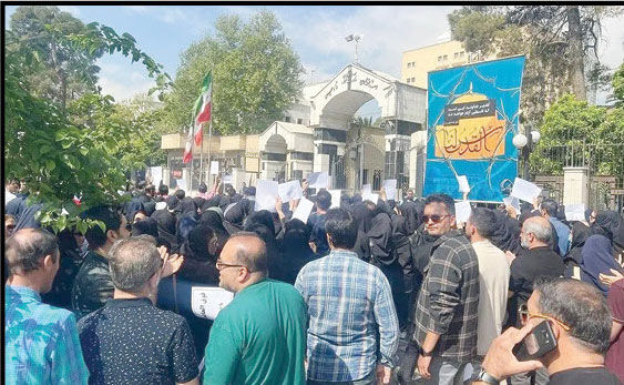 تجمع پرستاران شیرازی 

مقابل استانداری فارس
