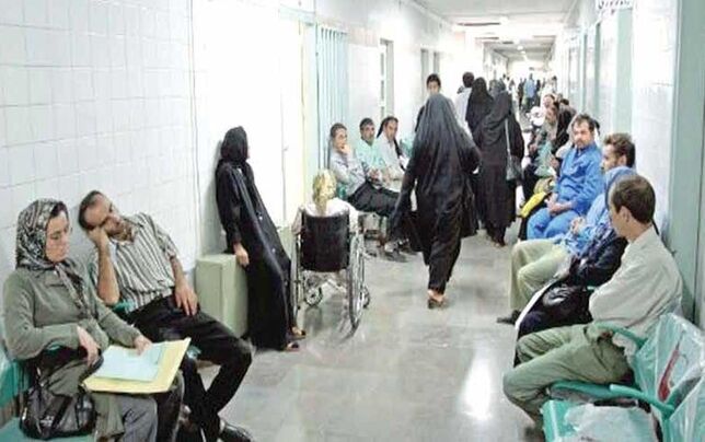 ضعف قانون و کارگران مستاصل پشت درهای مراکز درمانی