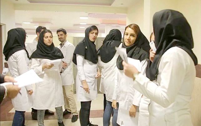 ۸۱  درصد رزیدنت‌ها در فکر مهاجرت؛۷۹ درصد پشیمان از ورود به رزیدنتی