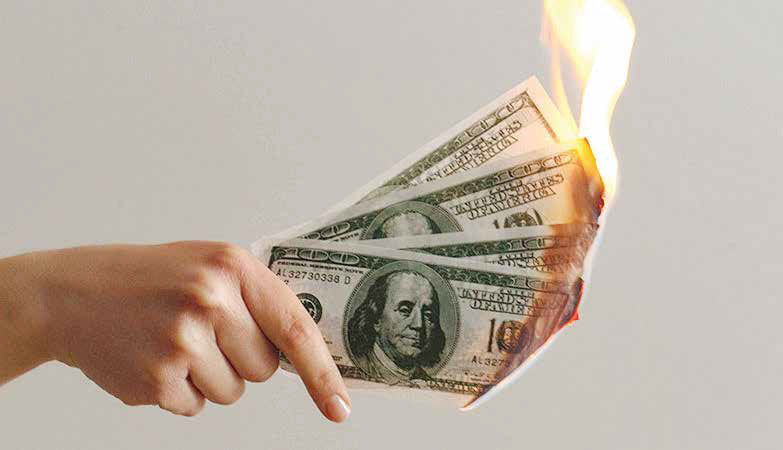واردات غیرضروری؛ یعنی دلارهای نفتی زیر قیمت جهانی