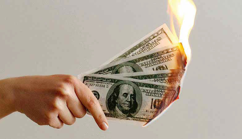 واردات غیرضروری؛ یعنی دلارهای نفتی زیر قیمت جهانی